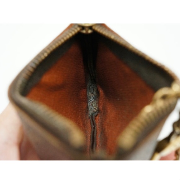 Louis Vuitton Monogram Key Pouch✨ - Picture 13 of 14